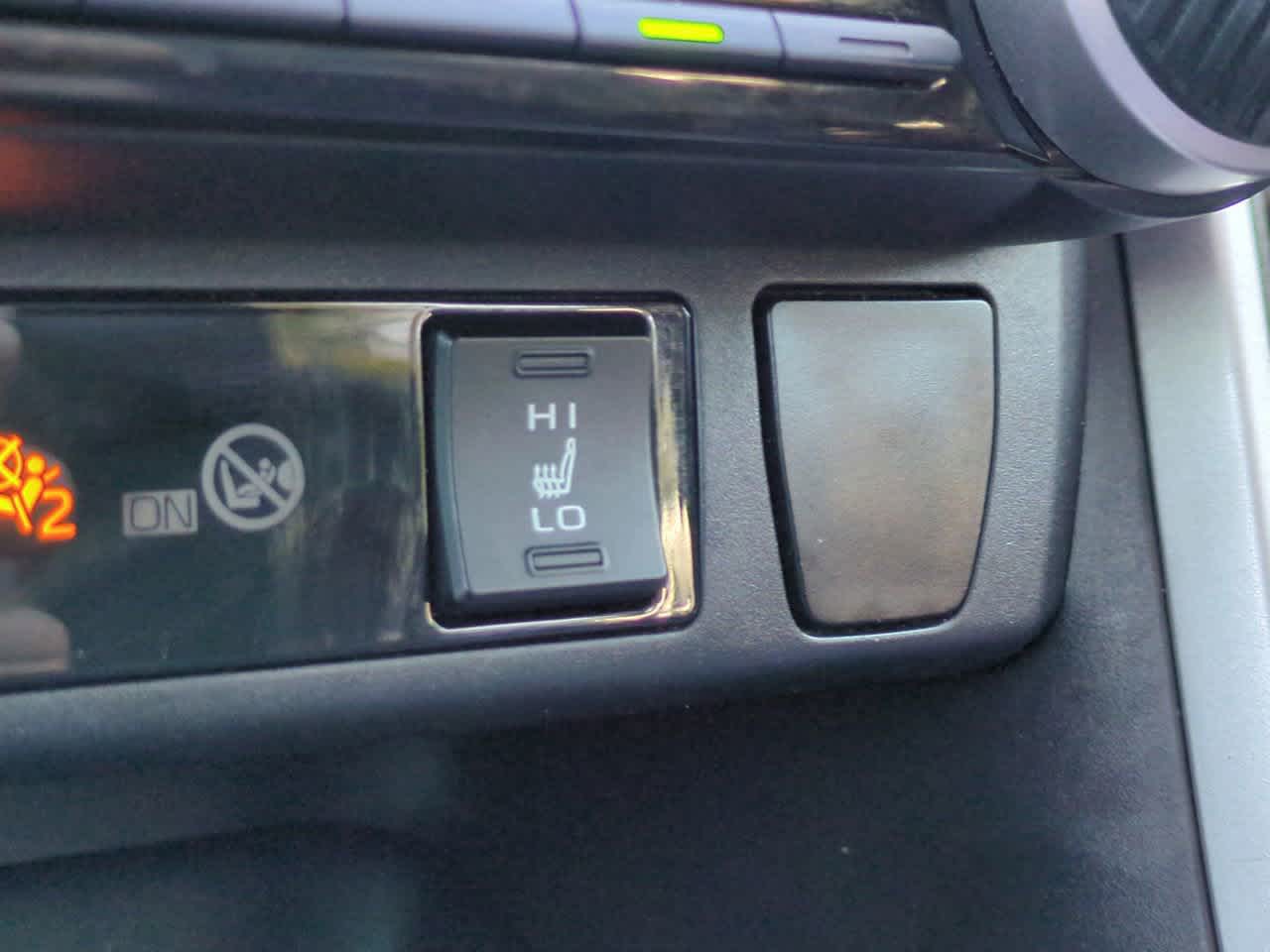 Thumbnail: 2020 Toyota RAV4 - 23