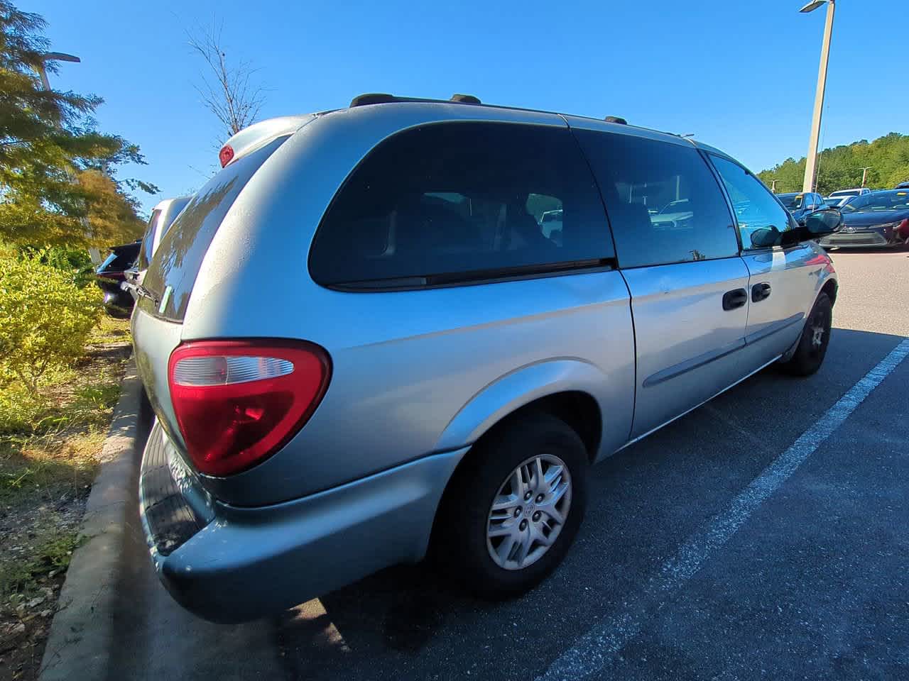 Thumbnail: 2004 Dodge Grand Caravan - 4