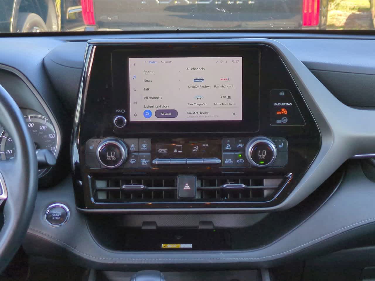 Thumbnail: 2023 Toyota Highlander - 18