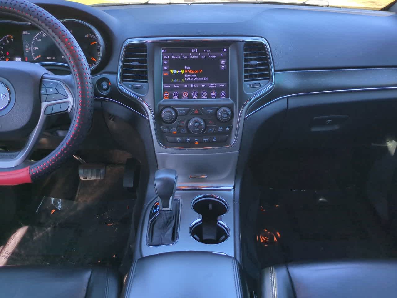 Thumbnail: 2018 Jeep Grand Cherokee - 17