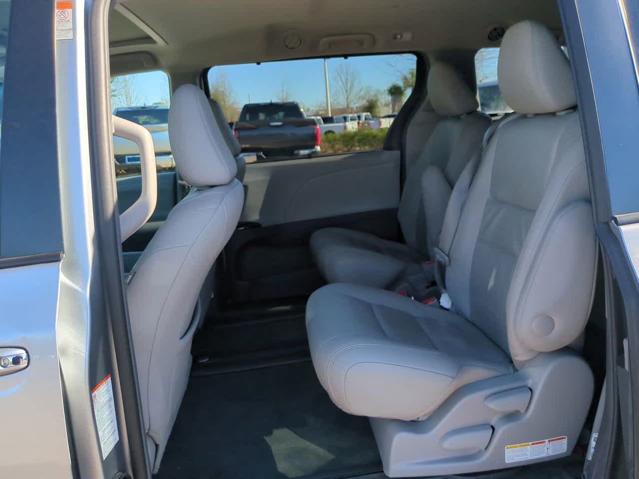 Thumbnail: 2017 Toyota Sienna - 14