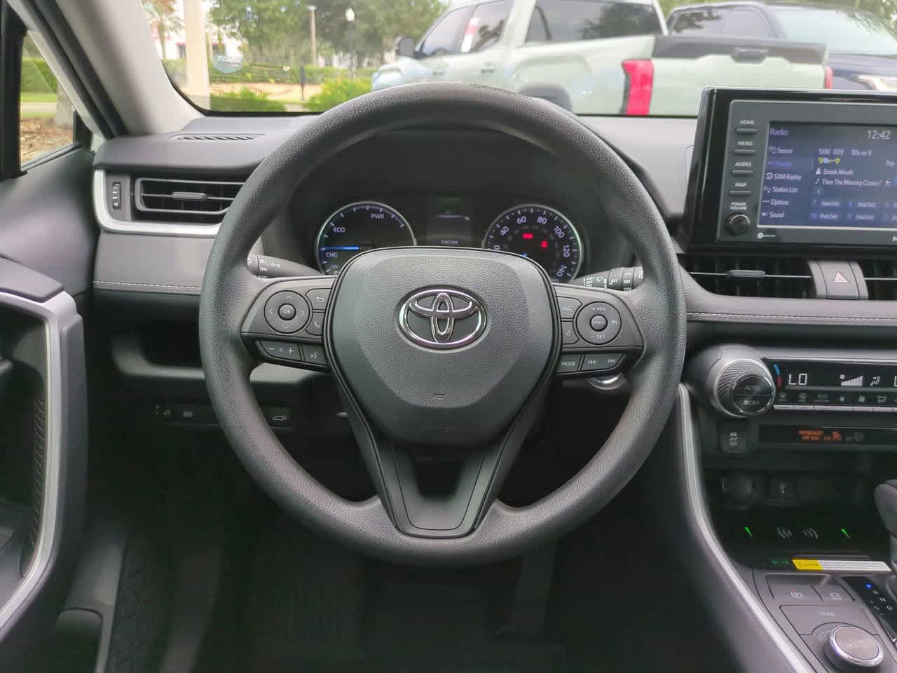Thumbnail: 2022 Toyota RAV4 - 15