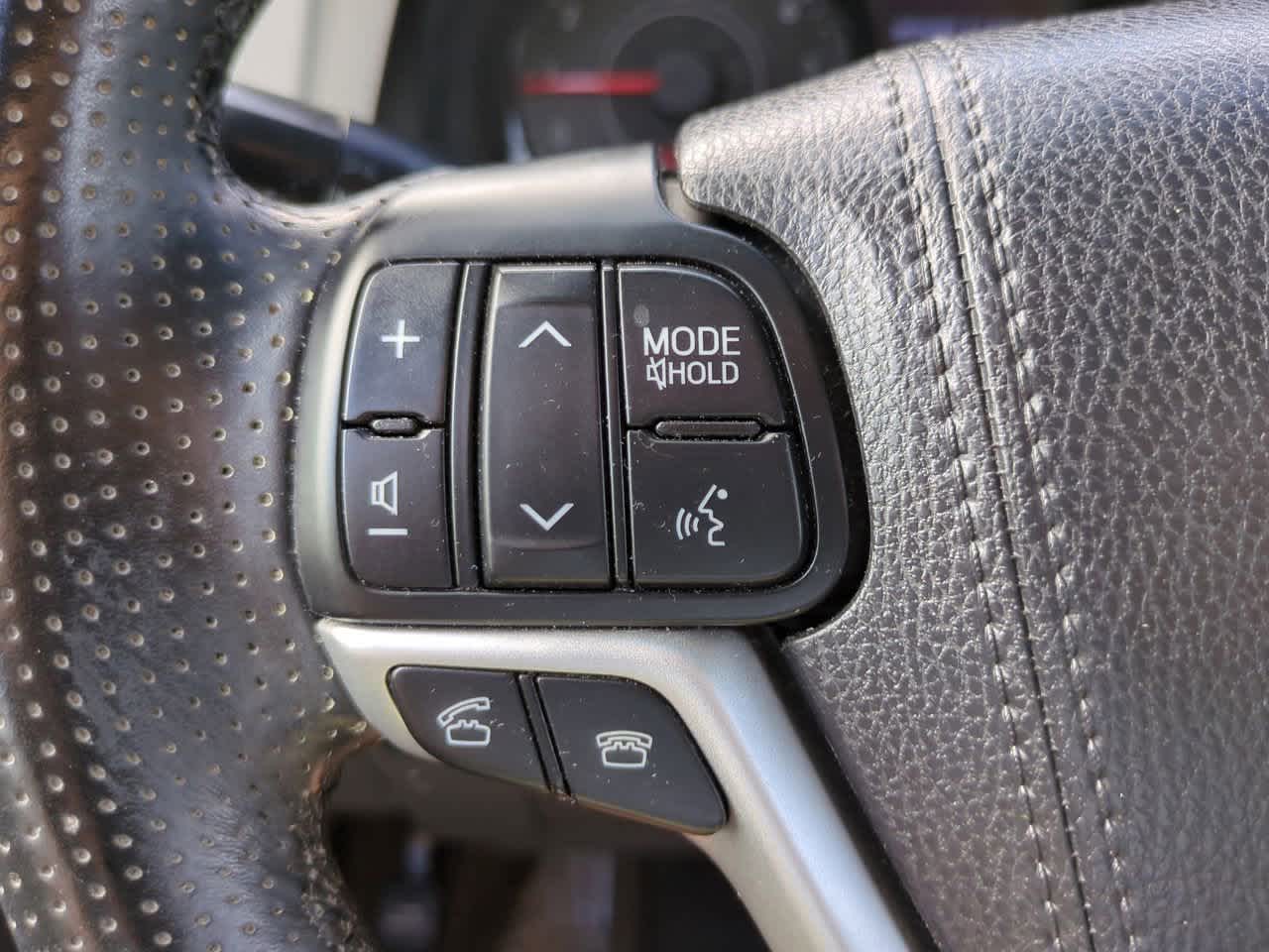 Thumbnail: 2017 Toyota Sienna - 23