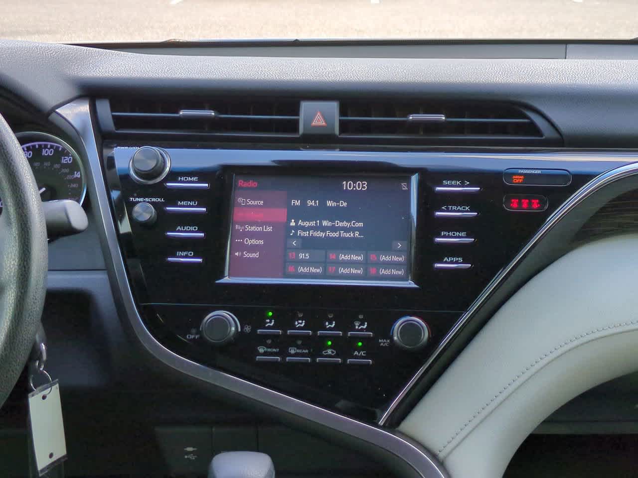 Thumbnail: 2018 Toyota Camry - 17