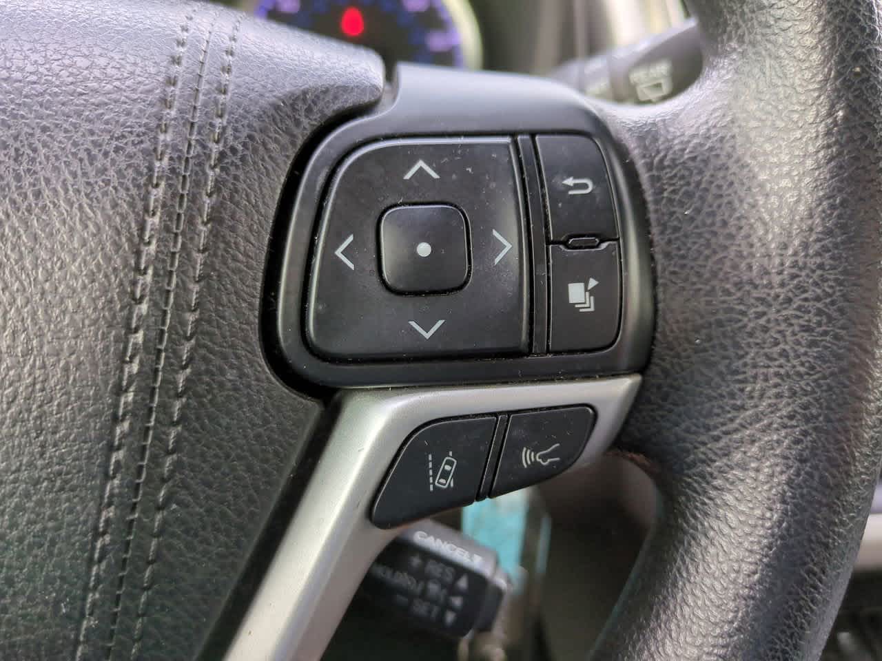 Thumbnail: 2018 Toyota Highlander - 24