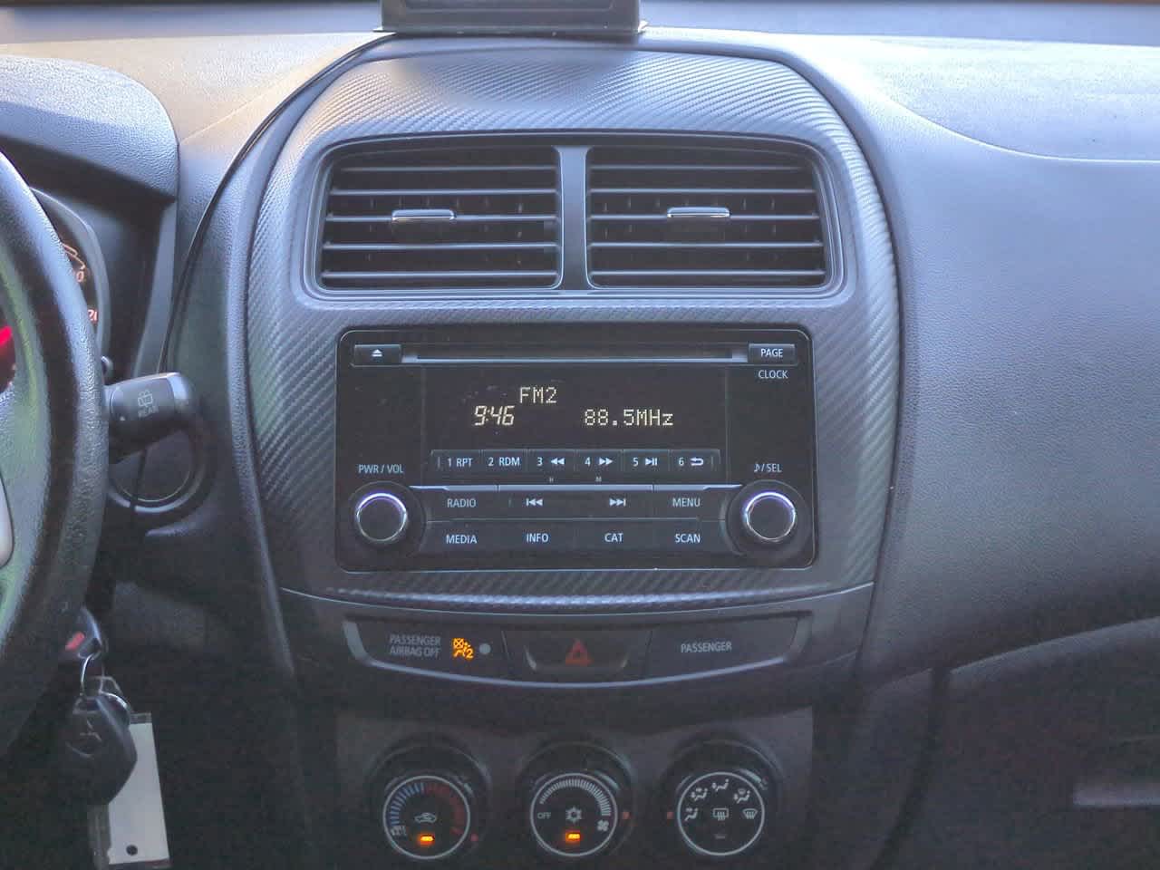 Thumbnail: 2015 Mitsubishi Outlander Sport - 17