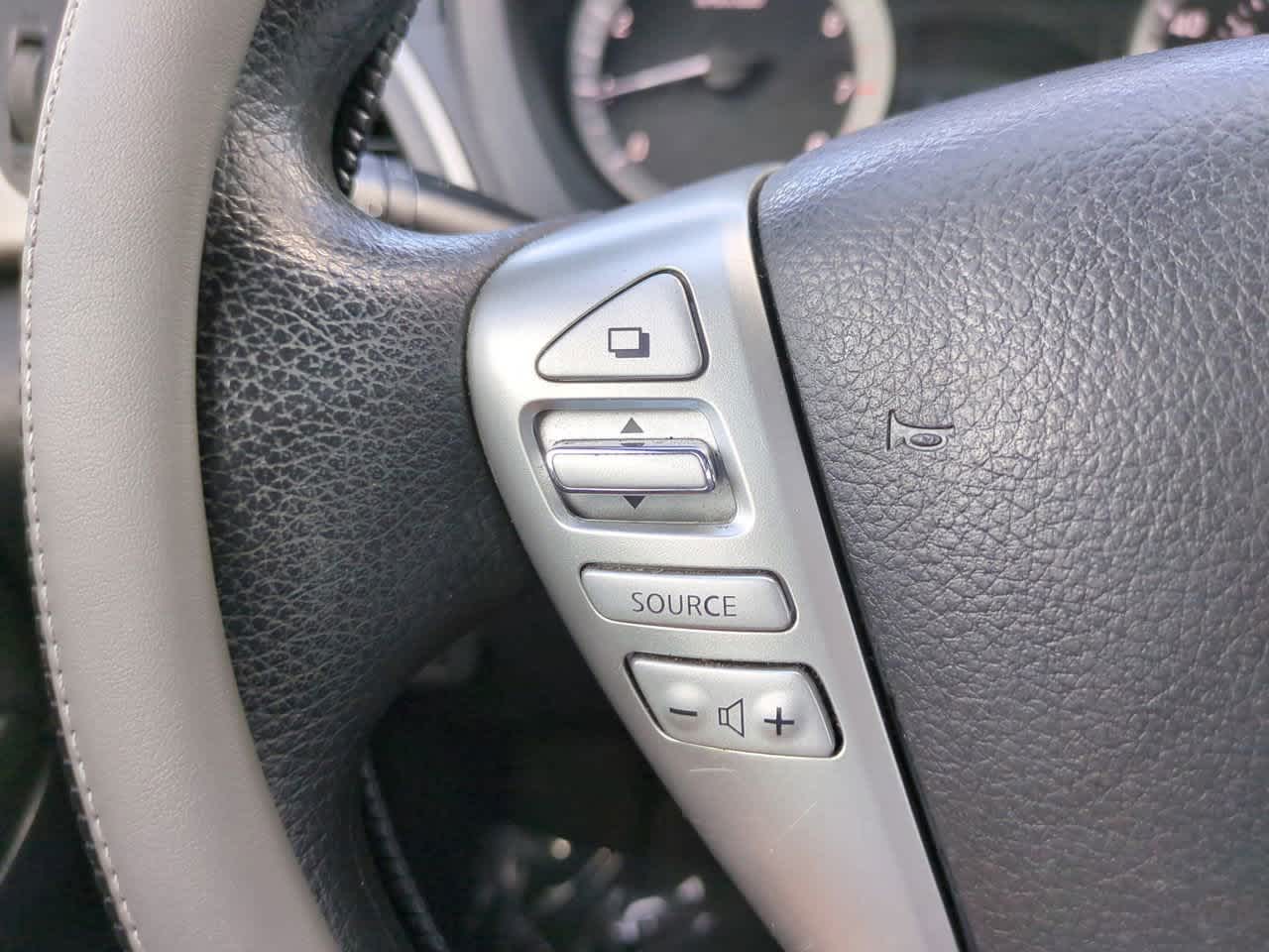 Thumbnail: 2014 Nissan Sentra - 21