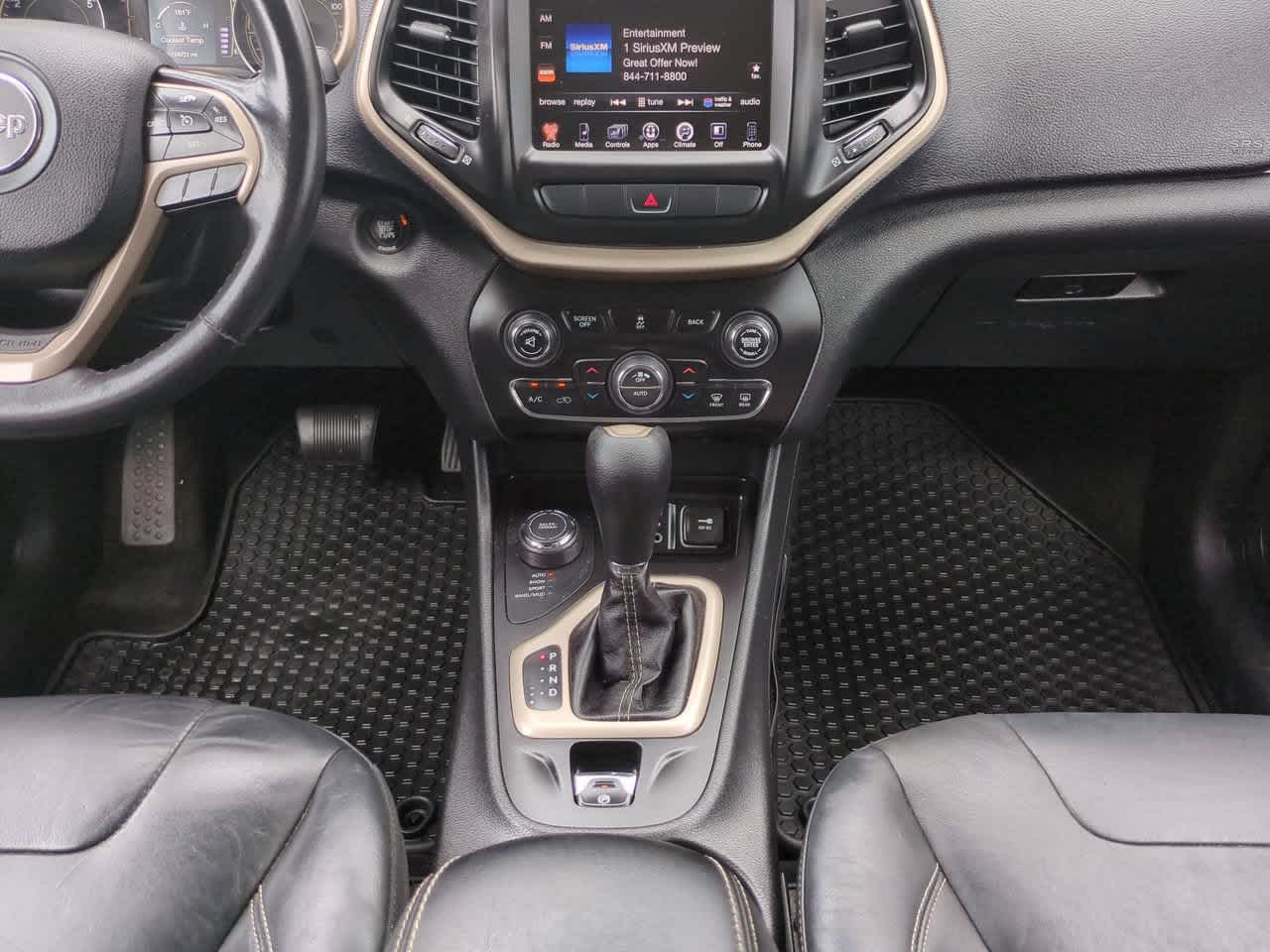 Thumbnail: 2015 Jeep Cherokee - 18