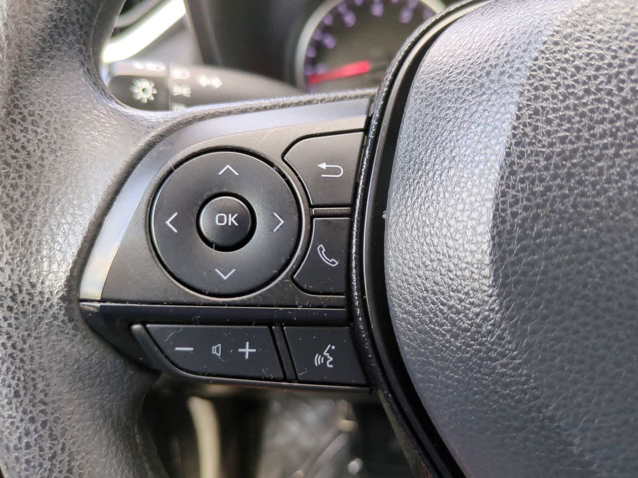 Thumbnail: 2021 Toyota RAV4 - 22