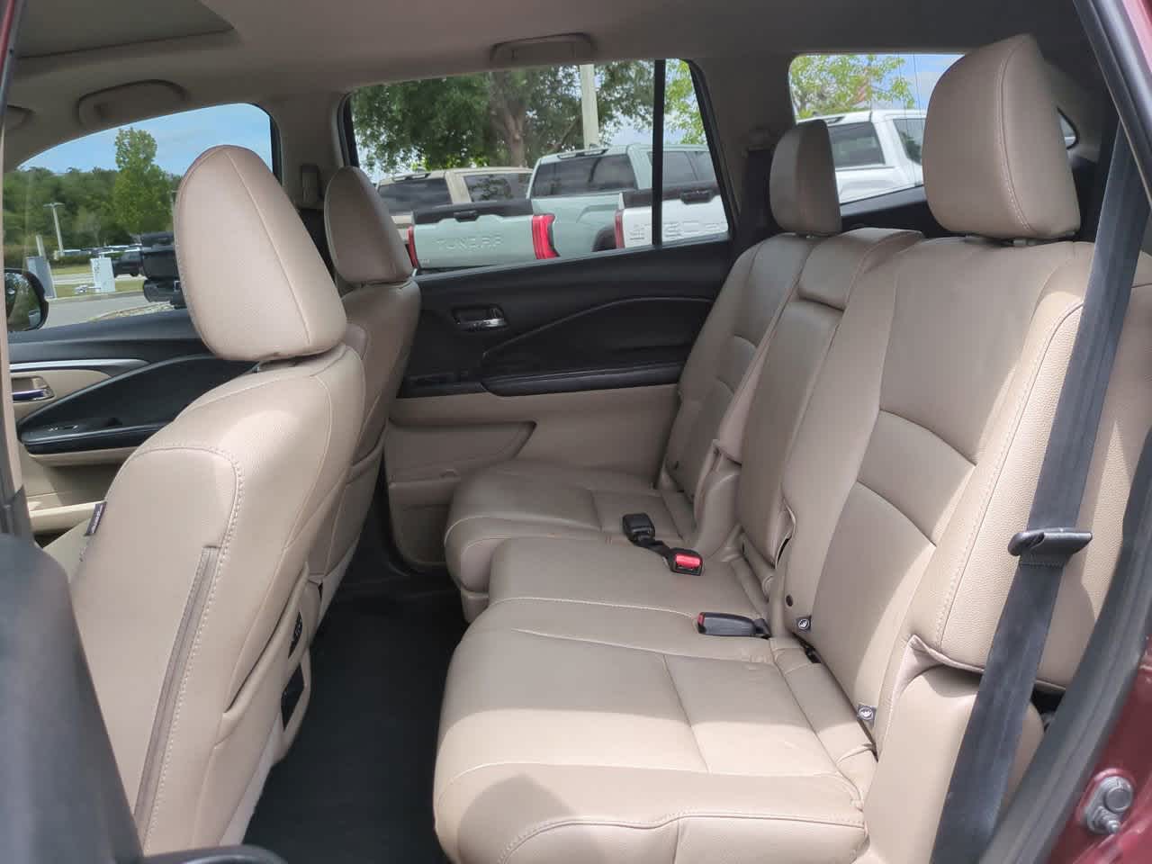 Thumbnail: 2017 Honda Pilot - 14