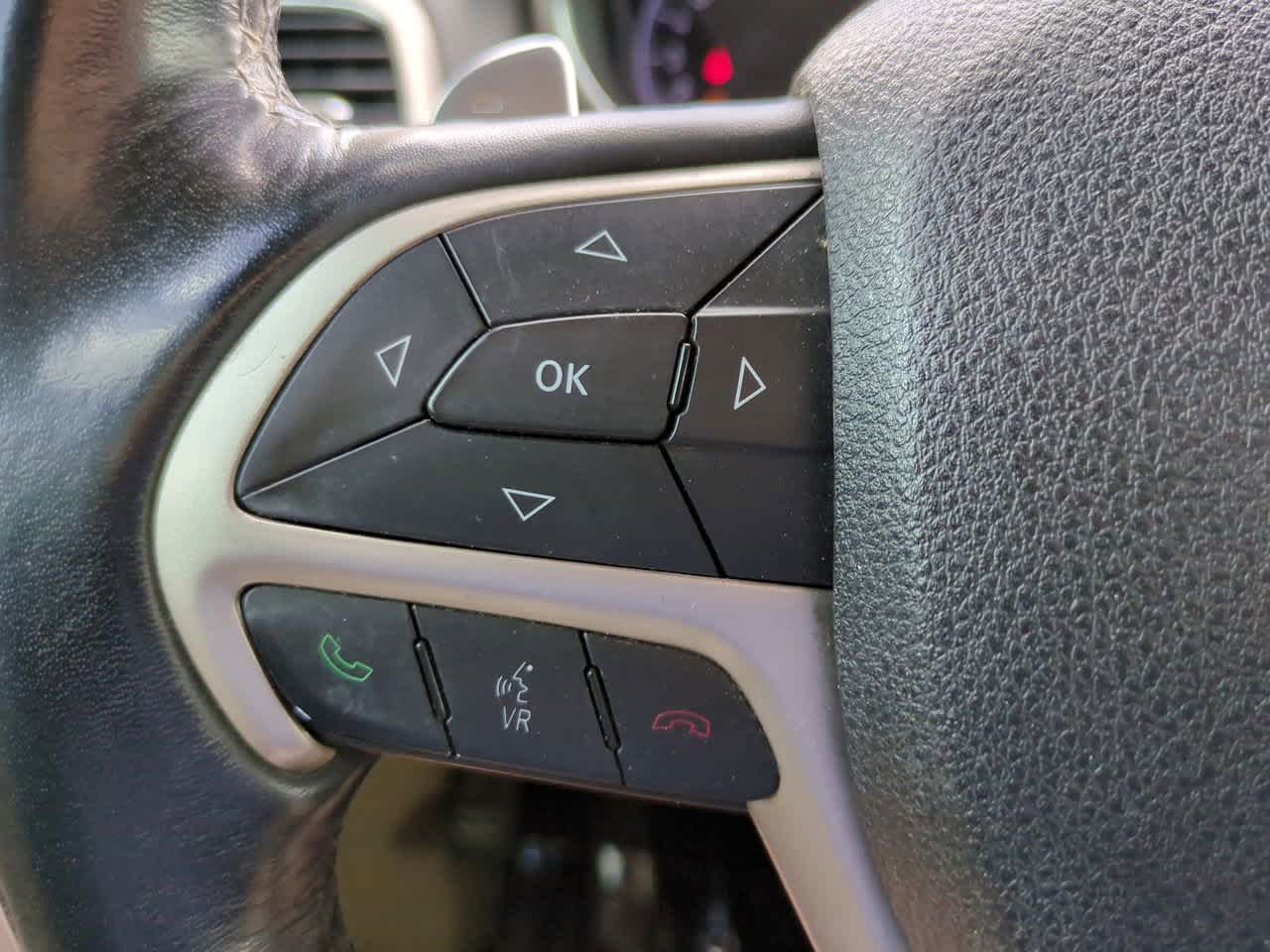 Thumbnail: 2015 Jeep Grand Cherokee - 24