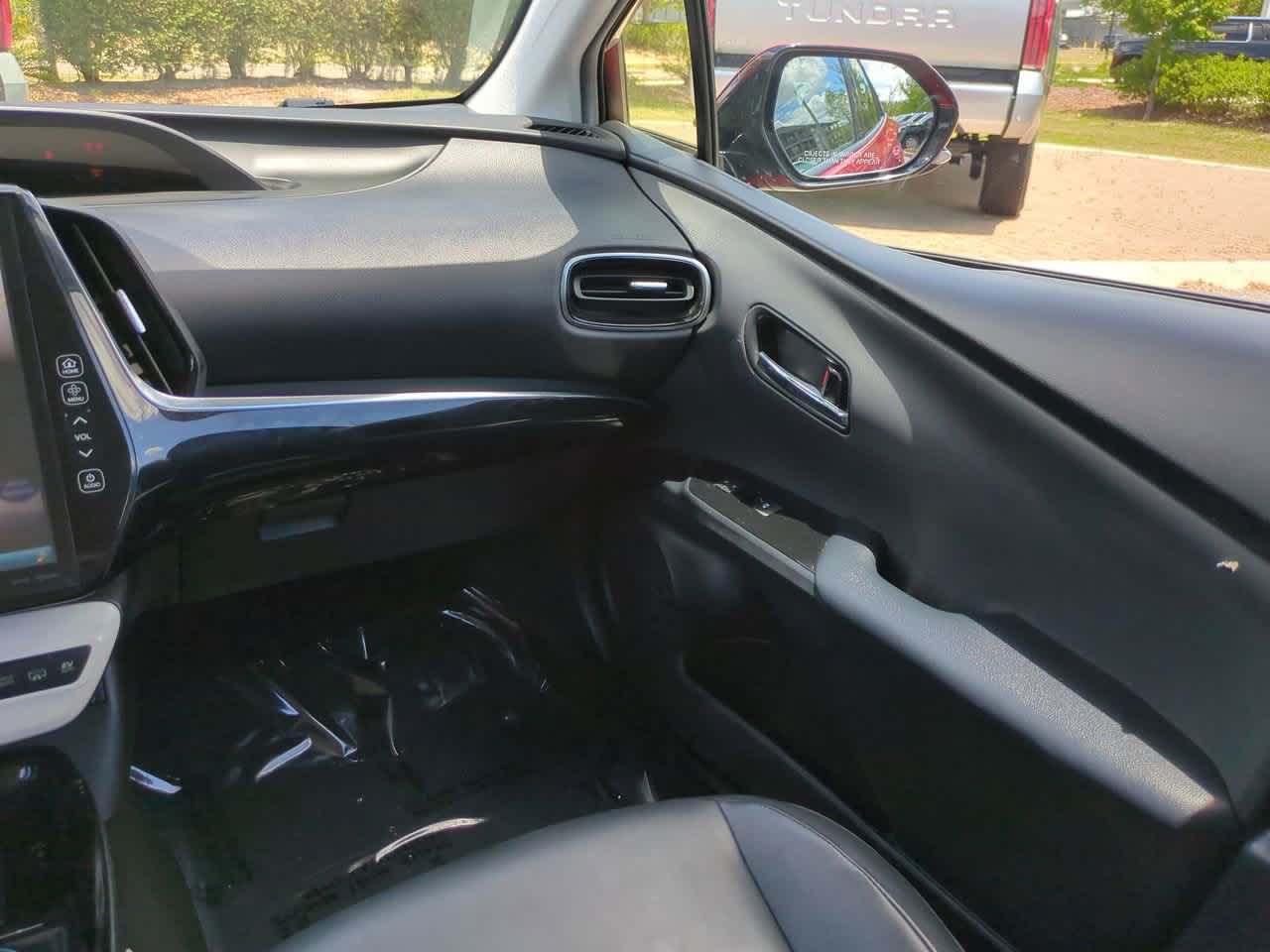 Thumbnail: 2018 Toyota Prius Prime - 16
