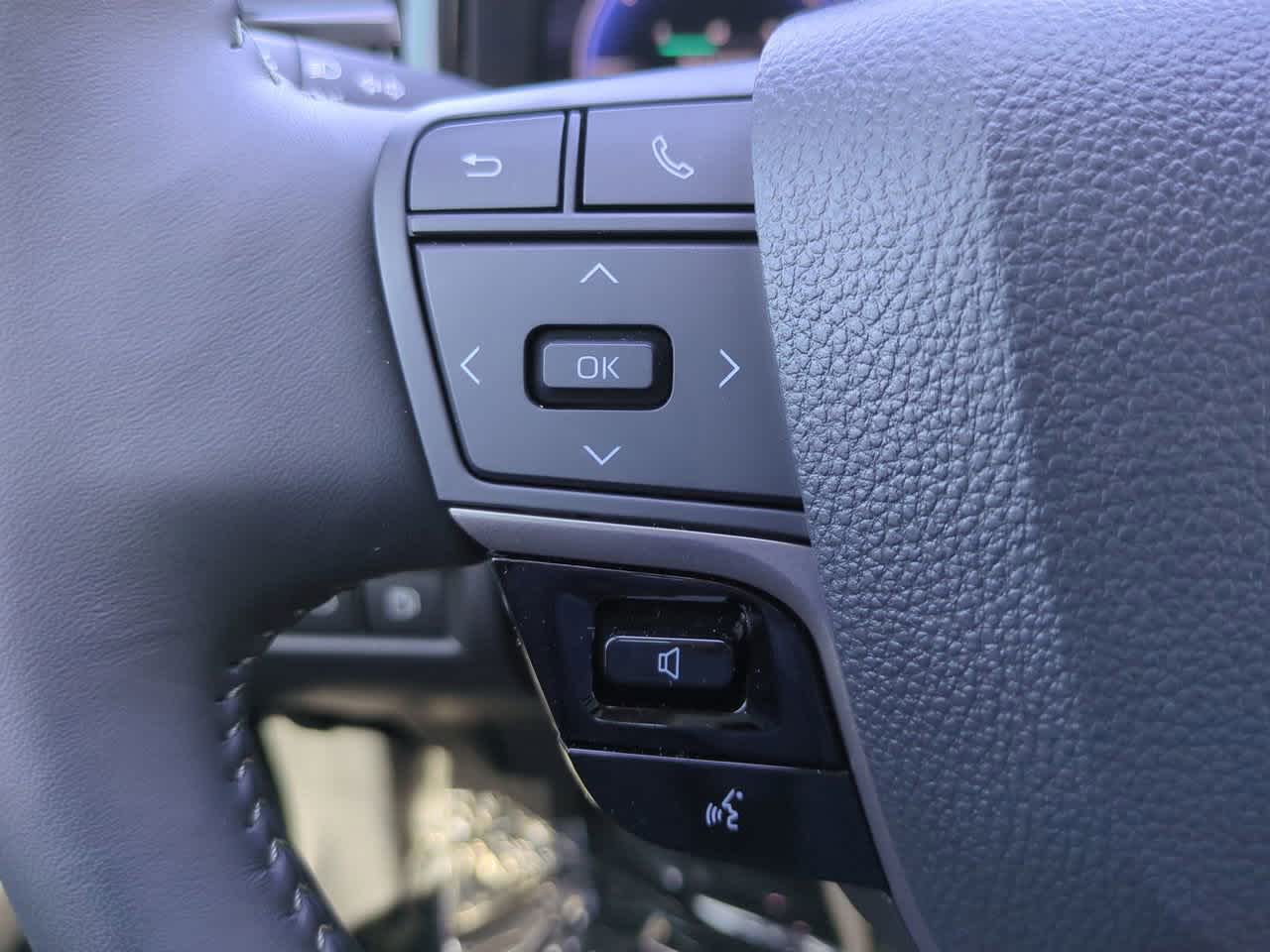 Thumbnail: 2025 Toyota Camry - 23