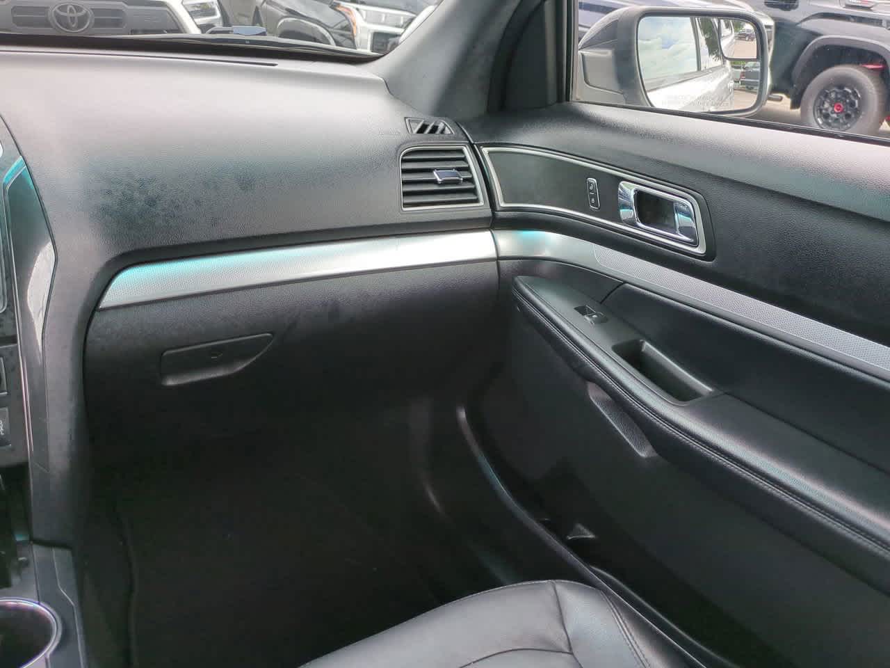 Thumbnail: 2016 Ford Explorer - 17