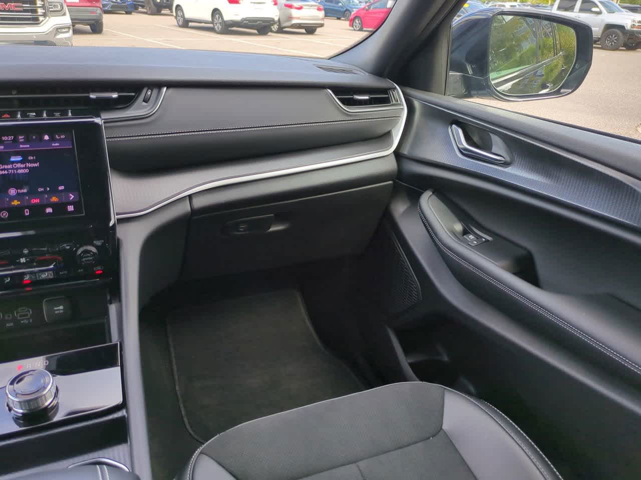 Thumbnail: 2025 Jeep Grand Cherokee - 16