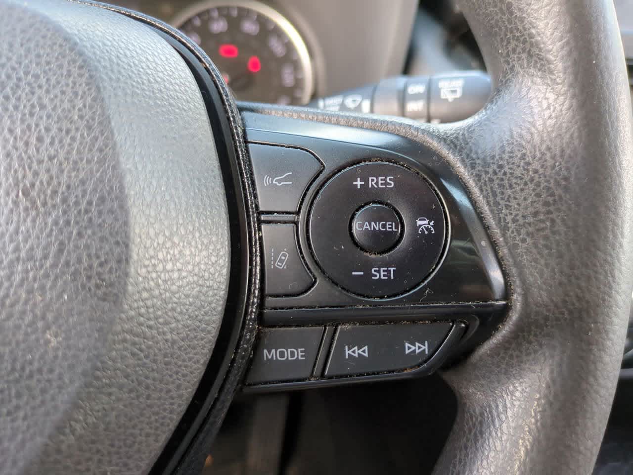 Thumbnail: 2019 Toyota RAV4 - 24