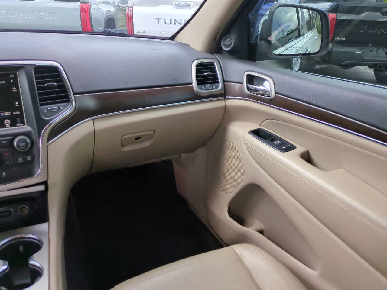 Thumbnail: 2015 Jeep Grand Cherokee - 16