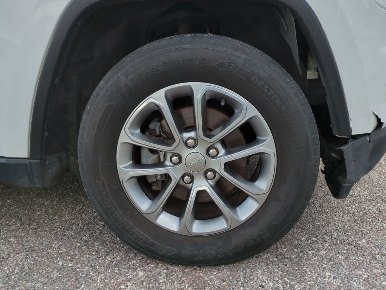 Thumbnail: 2015 Jeep Grand Cherokee - 11