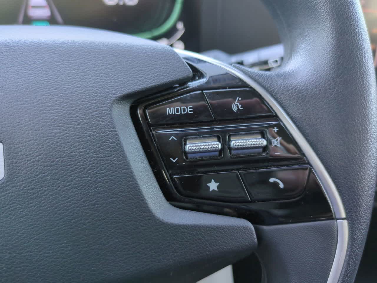 Thumbnail: 2023 Kia Niro - 23