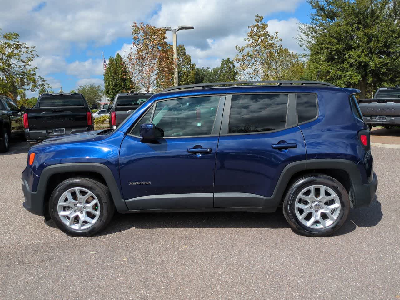 Thumbnail: 2018 Jeep Renegade - 3