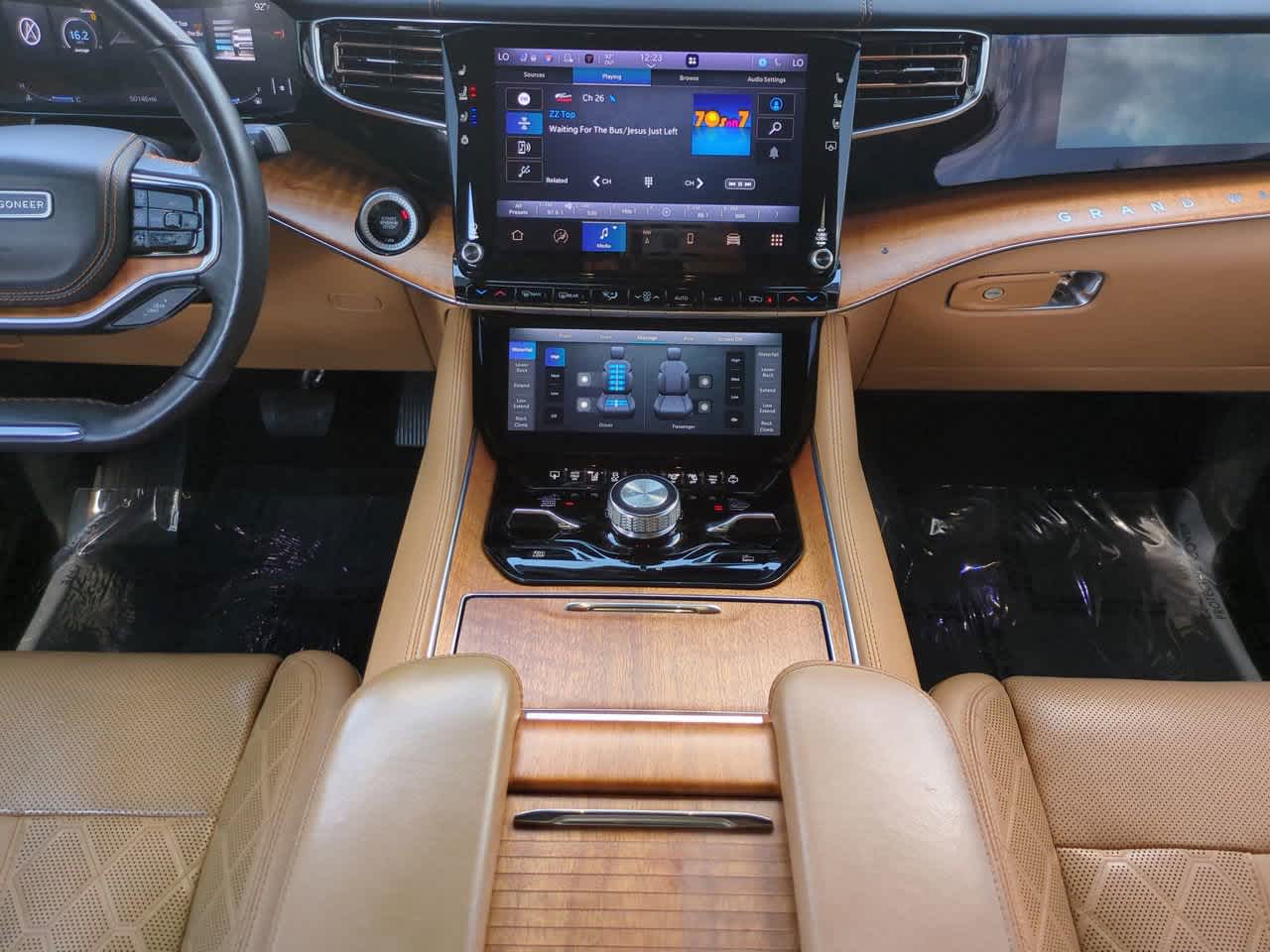 Thumbnail: 2022 Jeep Grand Wagoneer - 19