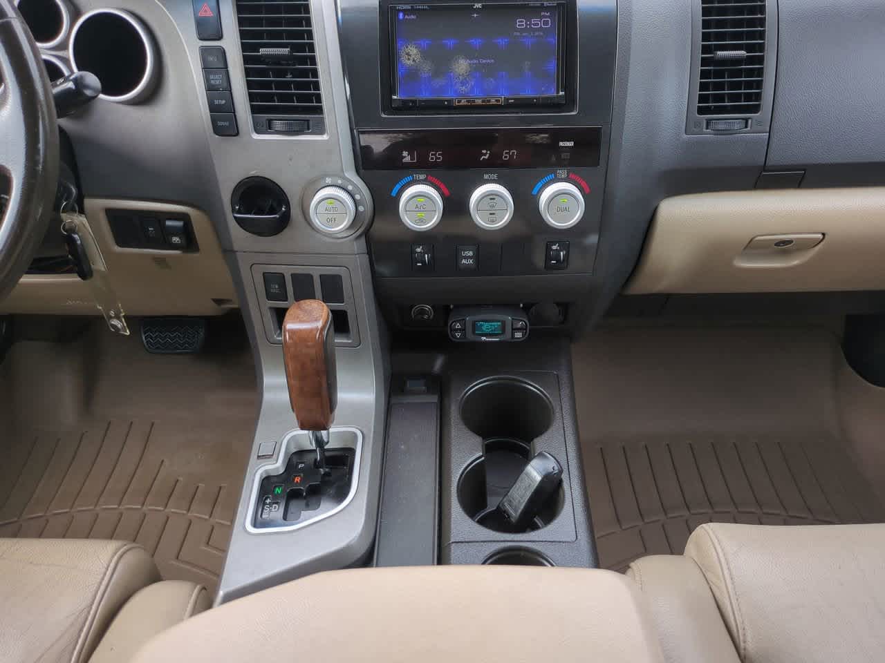 Thumbnail: 2010 Toyota Tundra - 18