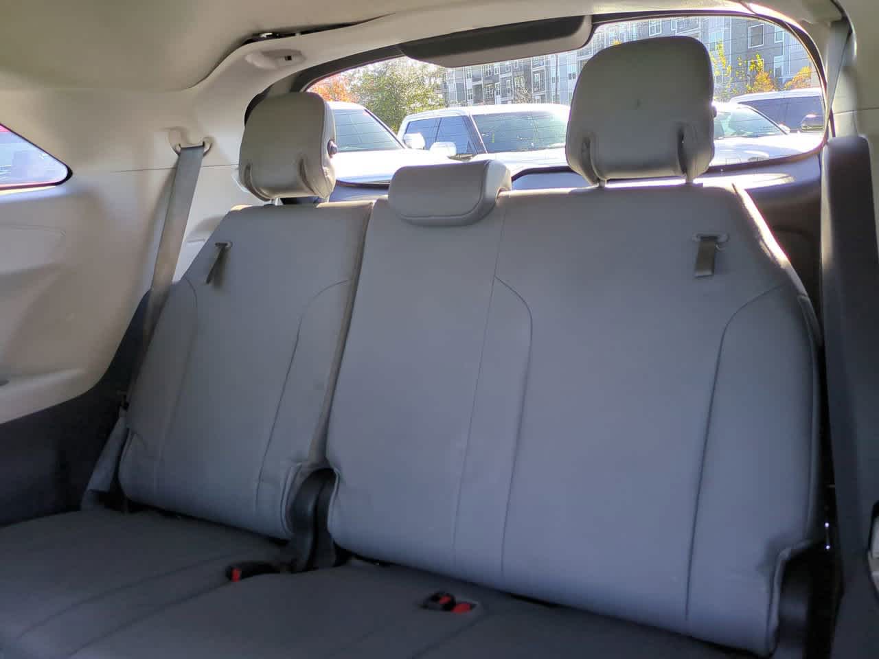 Thumbnail: 2021 Toyota Sienna - 13