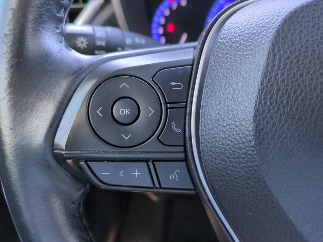 Thumbnail: 2022 Toyota Corolla Cross - 23