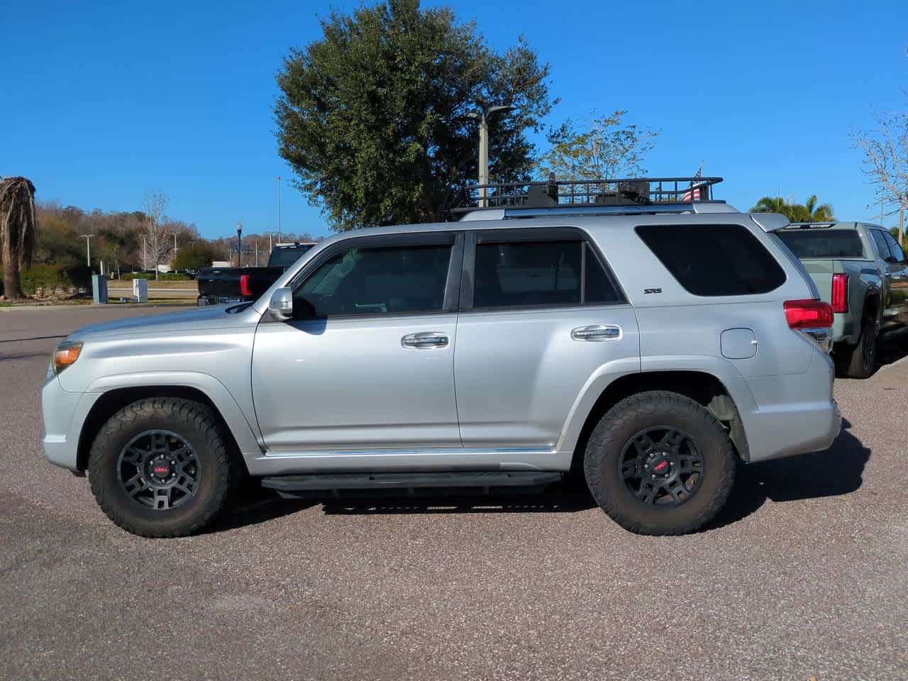 Thumbnail: 2011 Toyota 4Runner - 3