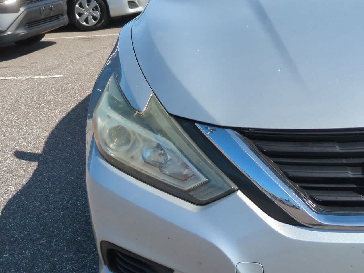 Thumbnail: 2016 Nissan Altima - 10