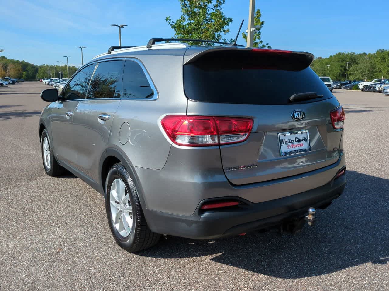 Thumbnail: 2017 Kia Sorento - 4