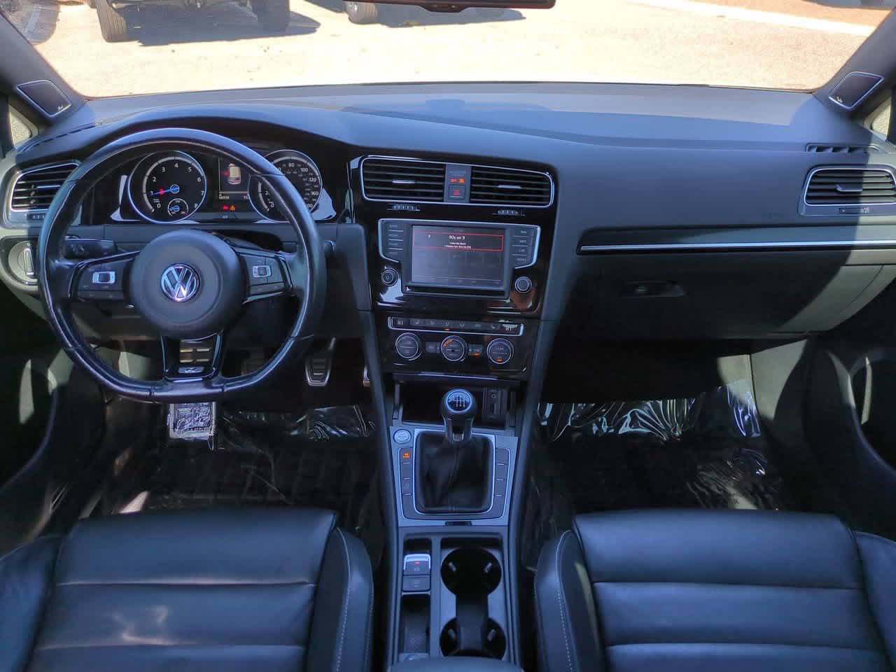 Thumbnail: 2016 Volkswagen Golf - 14