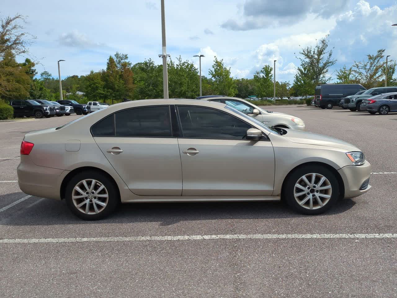 Thumbnail: 2012 Volkswagen Jetta - 7