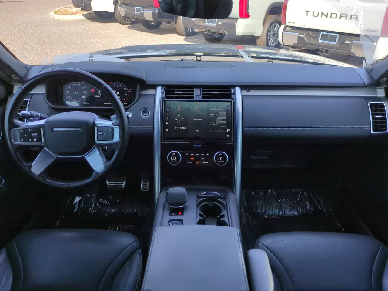 Thumbnail: 2021 Land Rover Discovery - 14