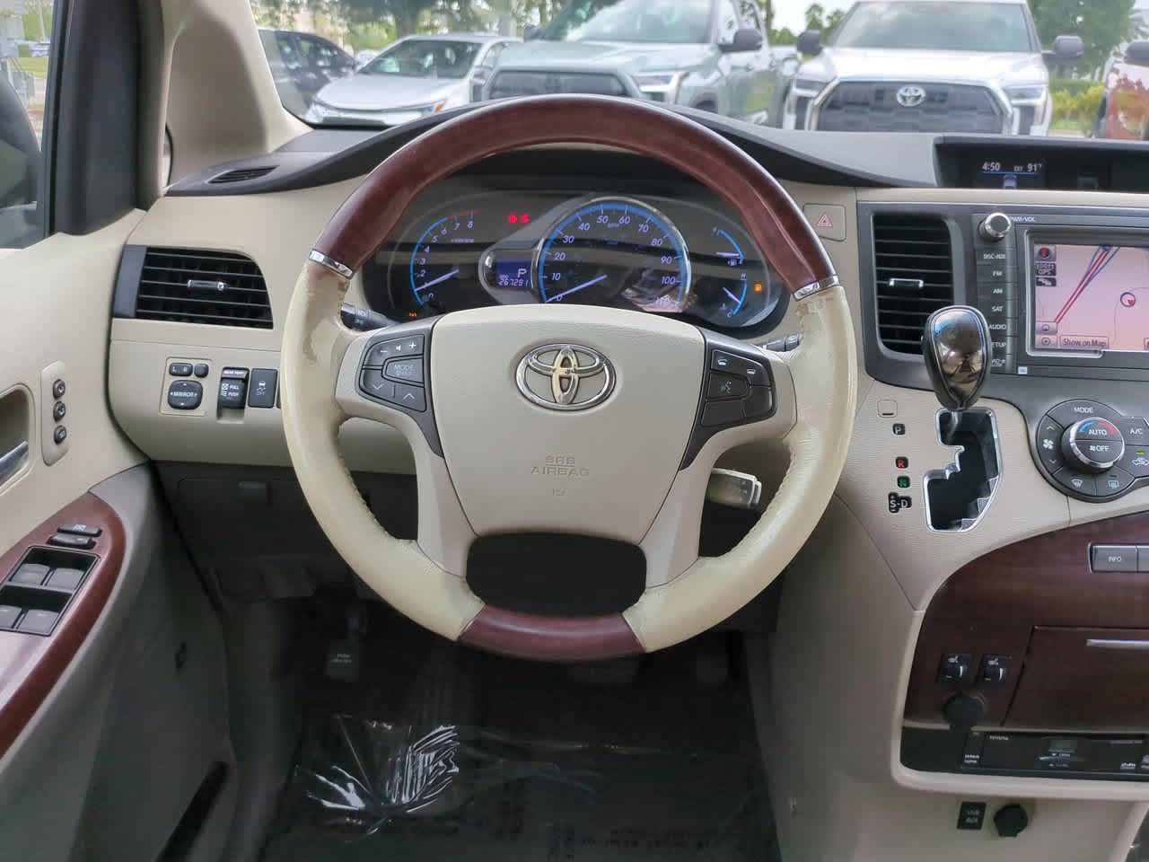 Thumbnail: 2011 Toyota Sienna - 16