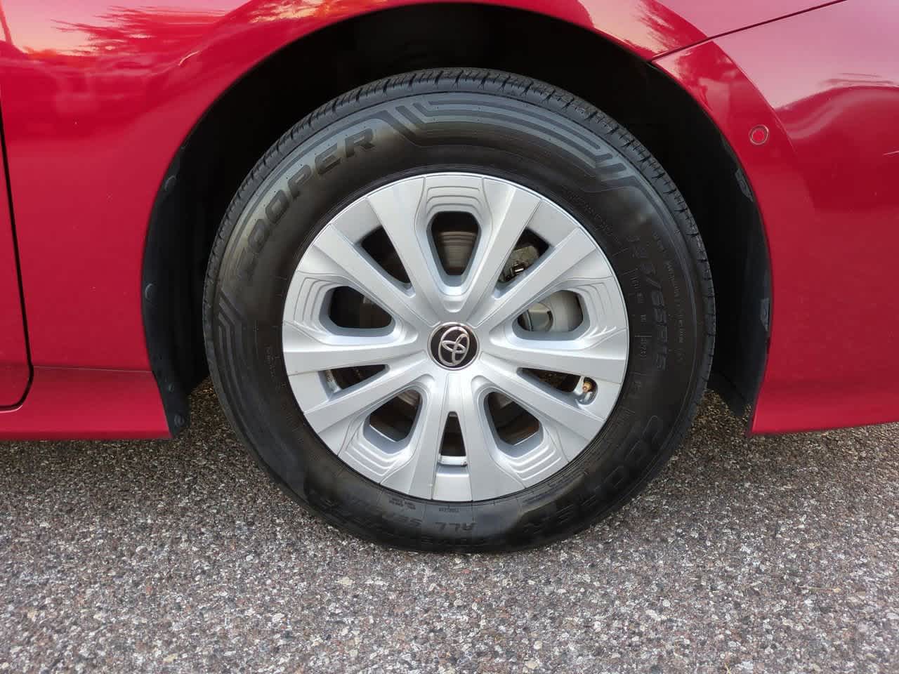 Thumbnail: 2021 Toyota Prius - 11