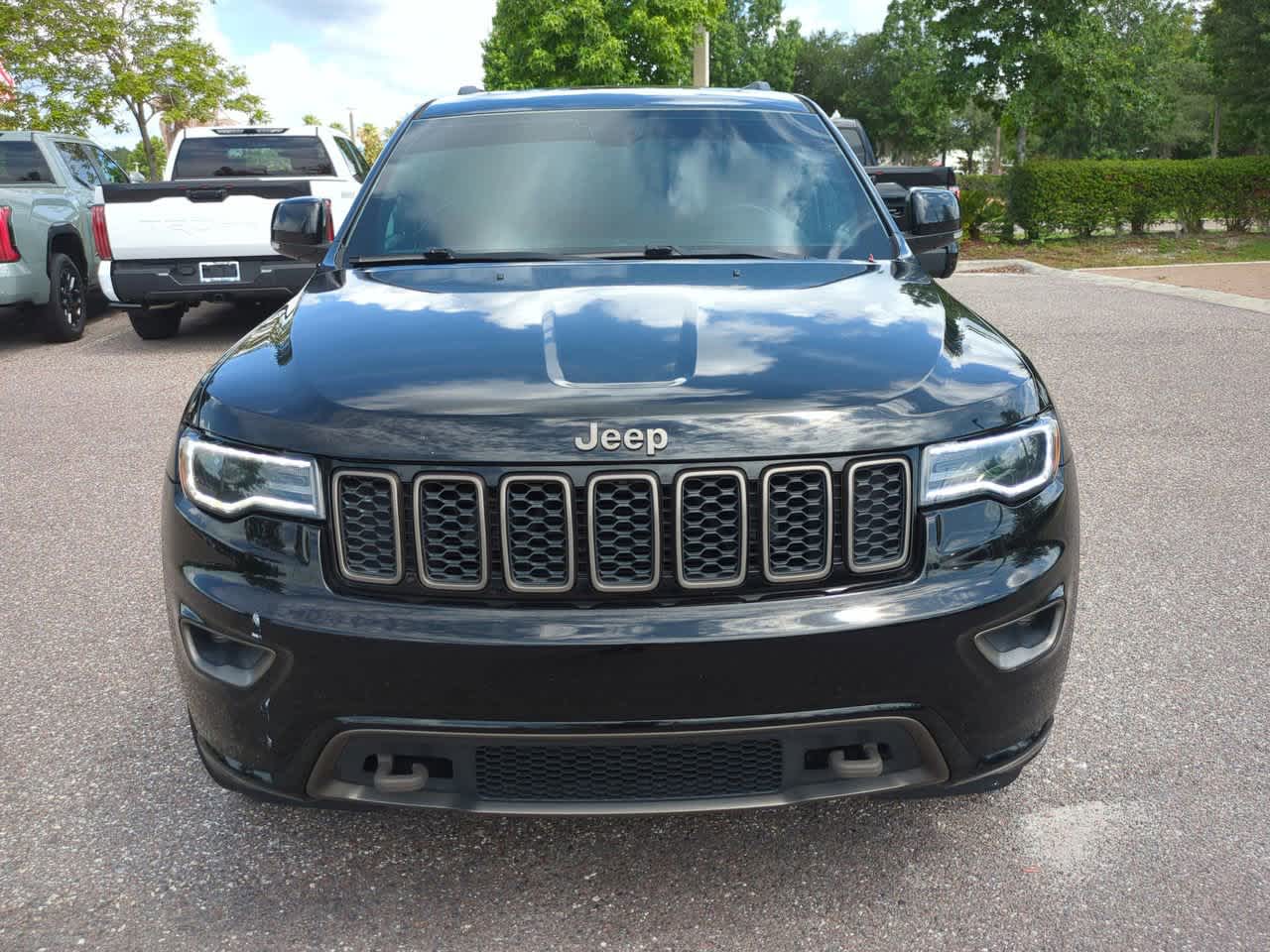 Thumbnail: 2017 Jeep Grand Cherokee - 9