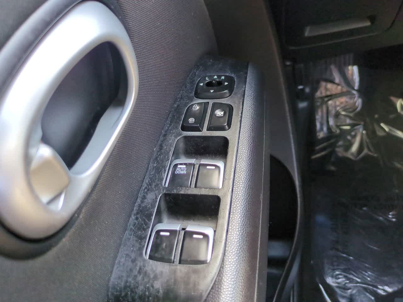 Thumbnail: 2017 Kia Soul - 19