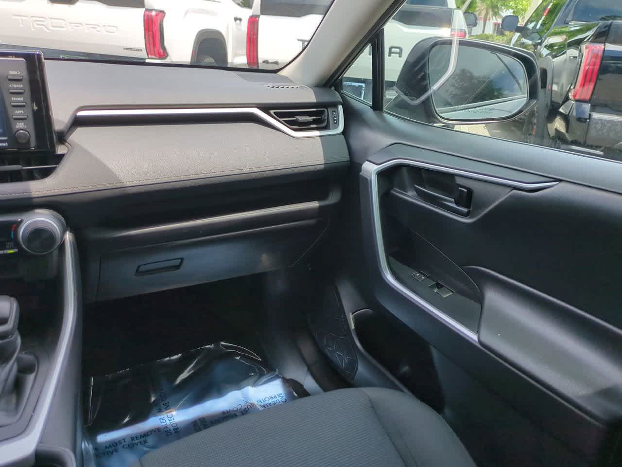 Thumbnail: 2021 Toyota RAV4 - 16