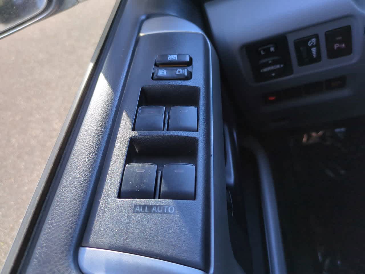 Thumbnail: 2011 Toyota 4Runner - 23