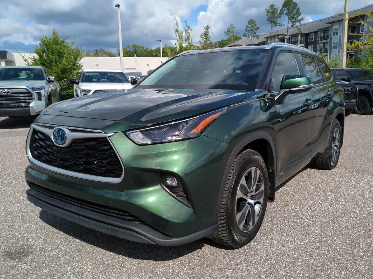 Thumbnail: 2023 Toyota Highlander - 2