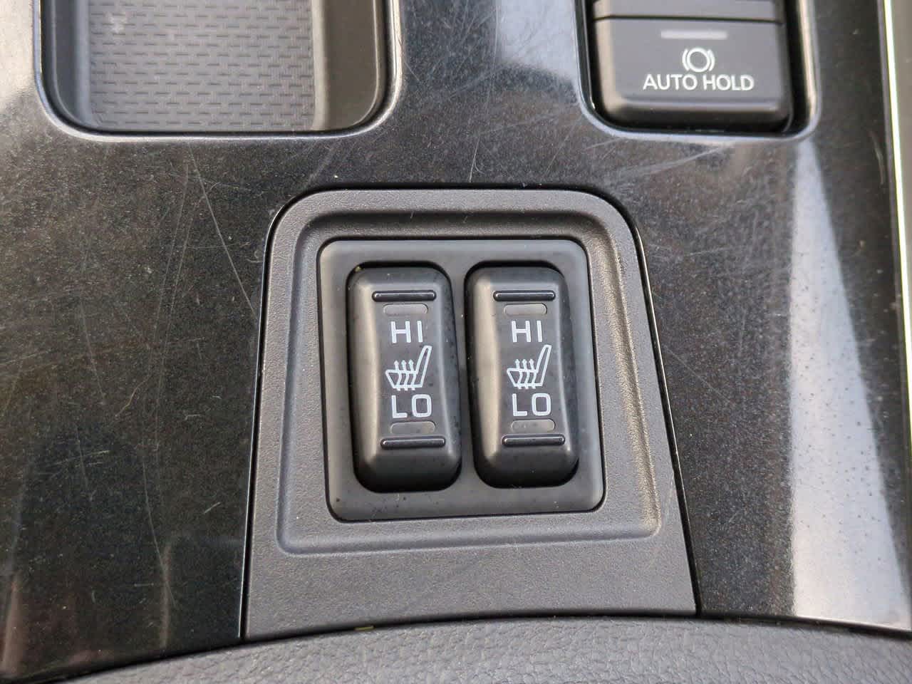 Thumbnail: 2020 Mitsubishi Outlander - 21