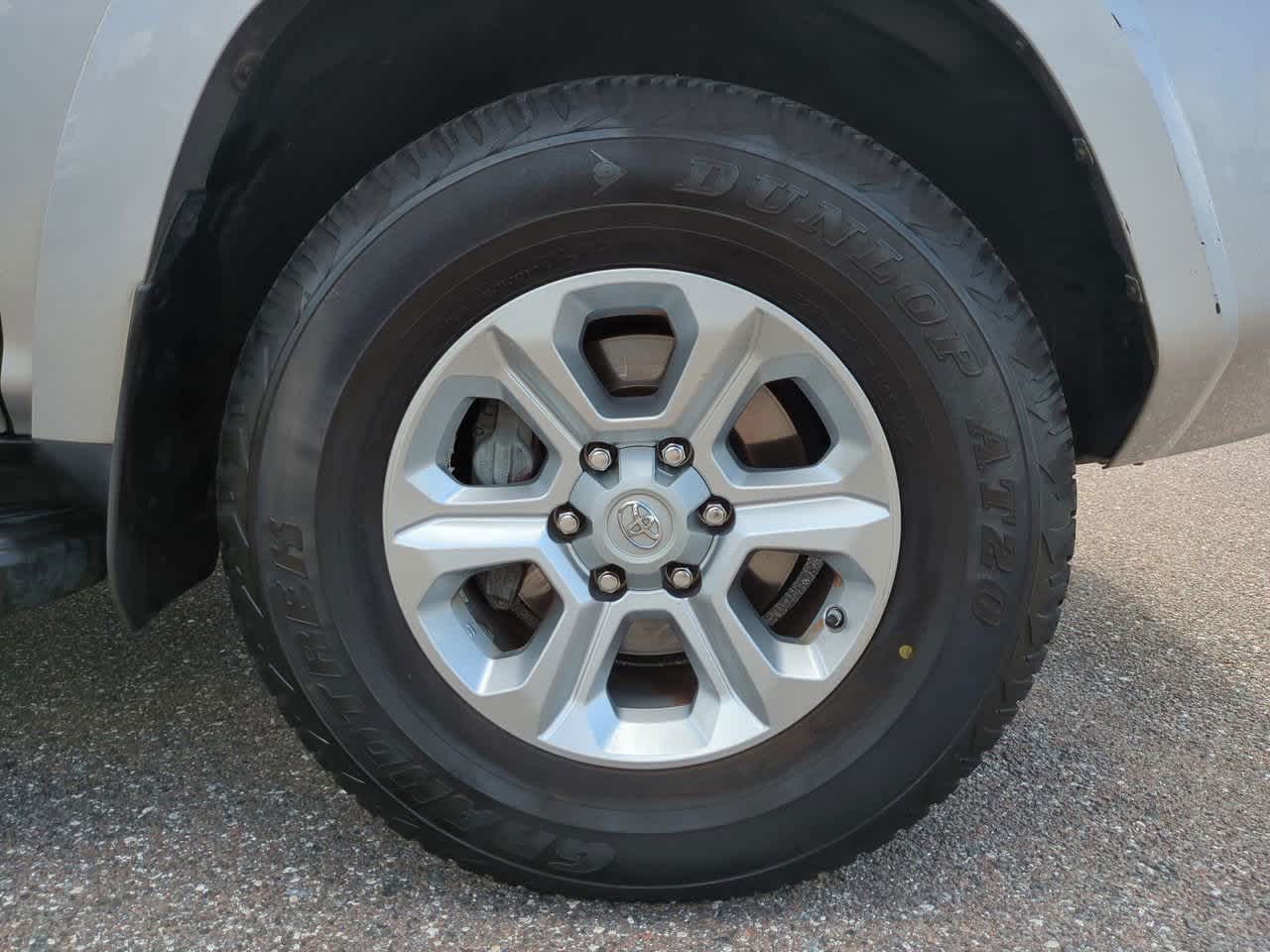 Thumbnail: 2014 Toyota 4Runner - 11