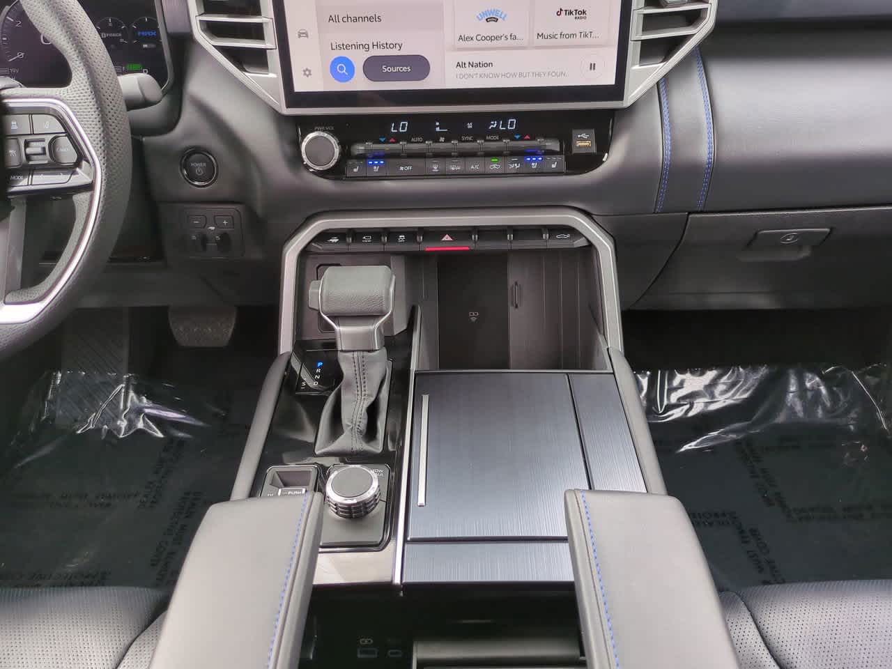 Thumbnail: 2025 Toyota Tundra - 18