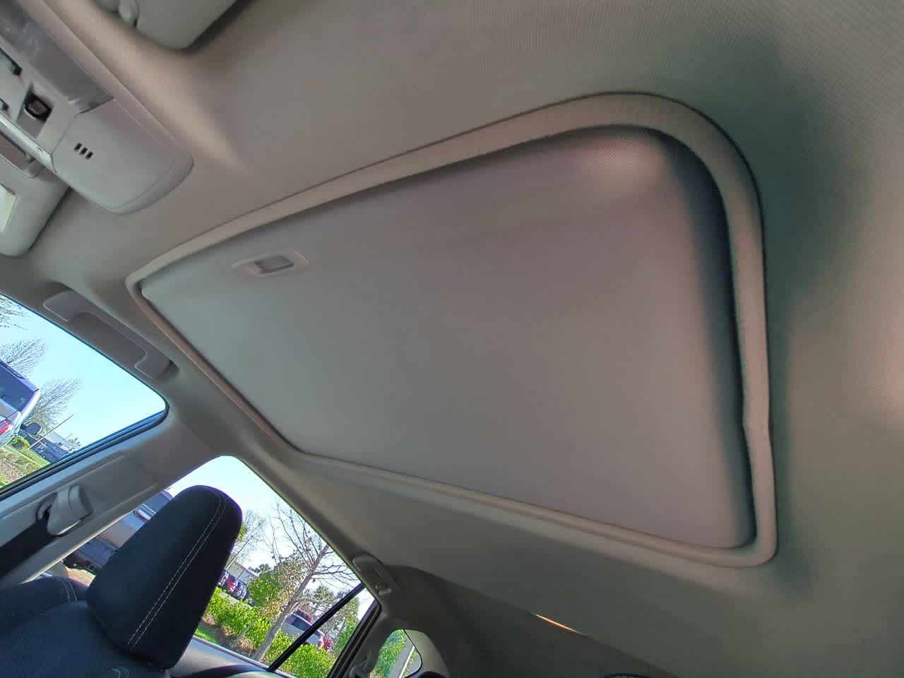 Thumbnail: 2016 Toyota RAV4 - 17