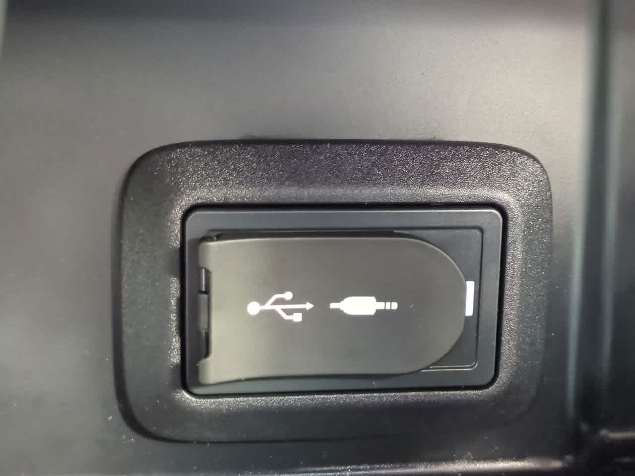 Thumbnail: 2021 Toyota Venza - 20