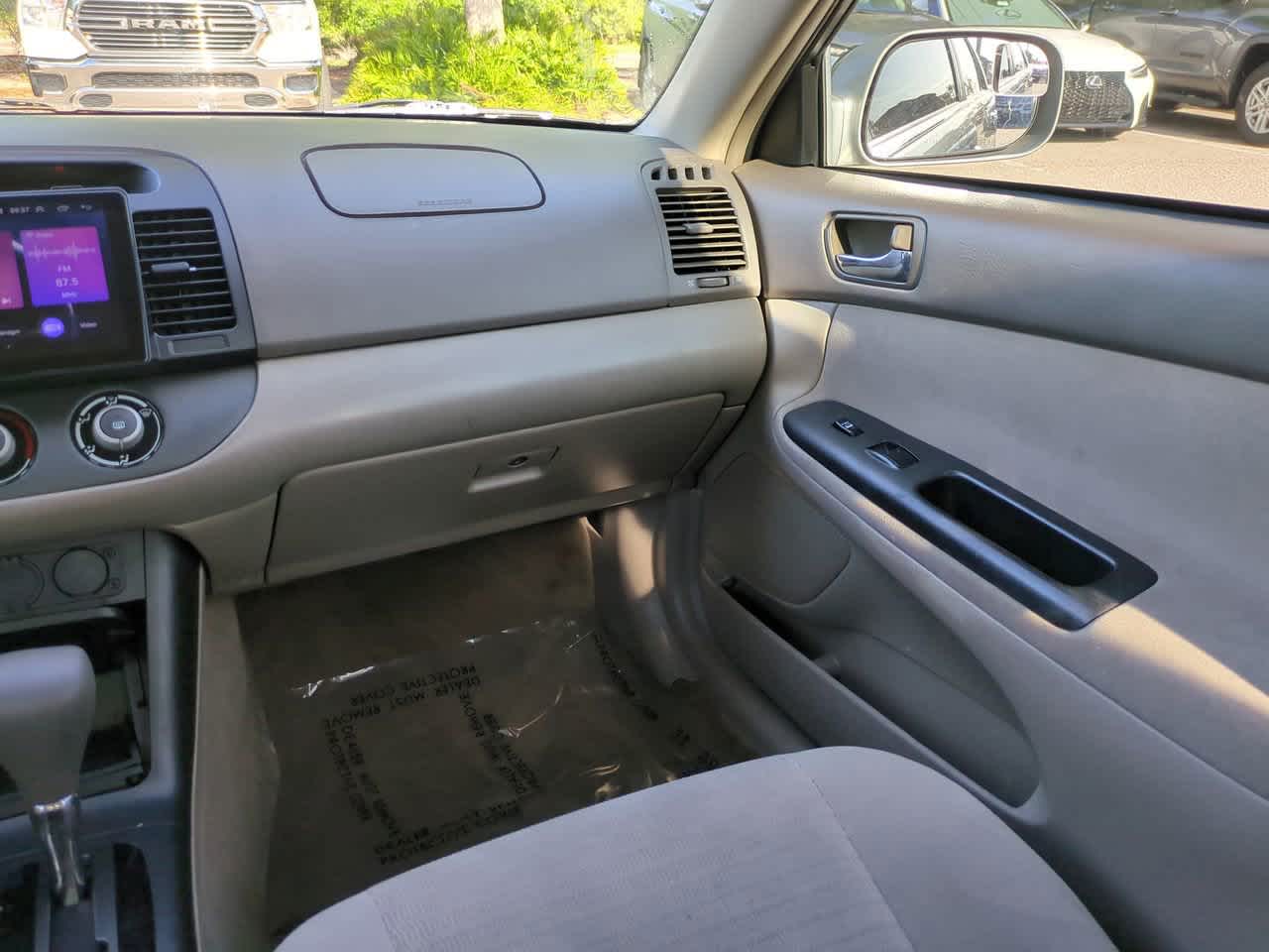 Thumbnail: 2006 Toyota Camry - 16