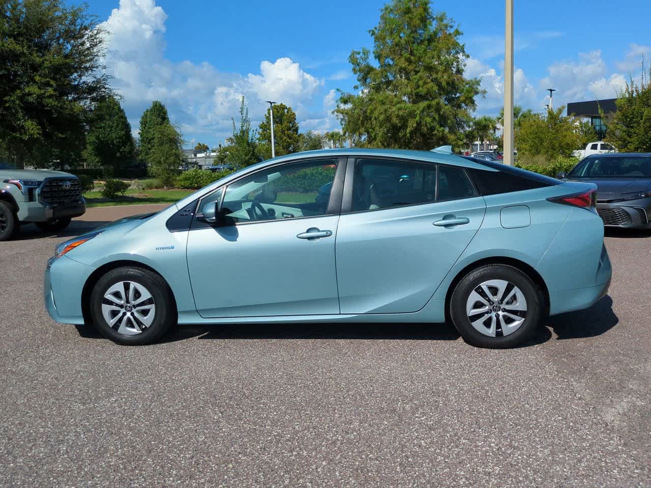 Thumbnail: 2017 Toyota Prius - 3