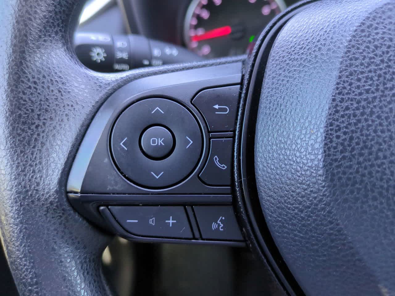 Thumbnail: 2021 Toyota RAV4 - 21