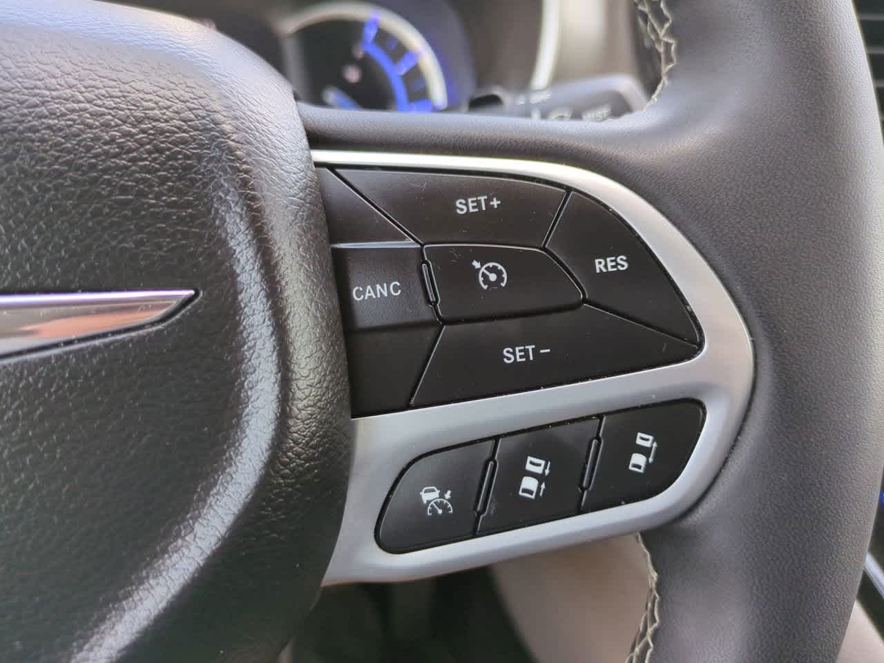 Thumbnail: 2024 Chrysler Pacifica - 25